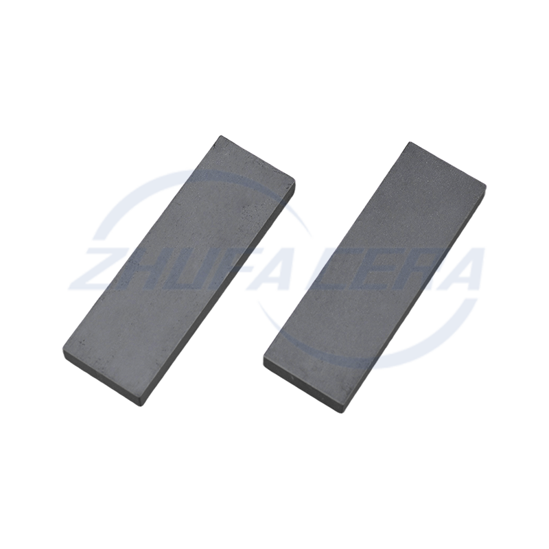 Czarna płyta ceramiczna z węglika krzemu